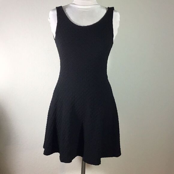 Divided by H&M Dress Black LBD Knit Sleeveless Flared Tank Top Scoop Size 8 - Picture 1 of 11